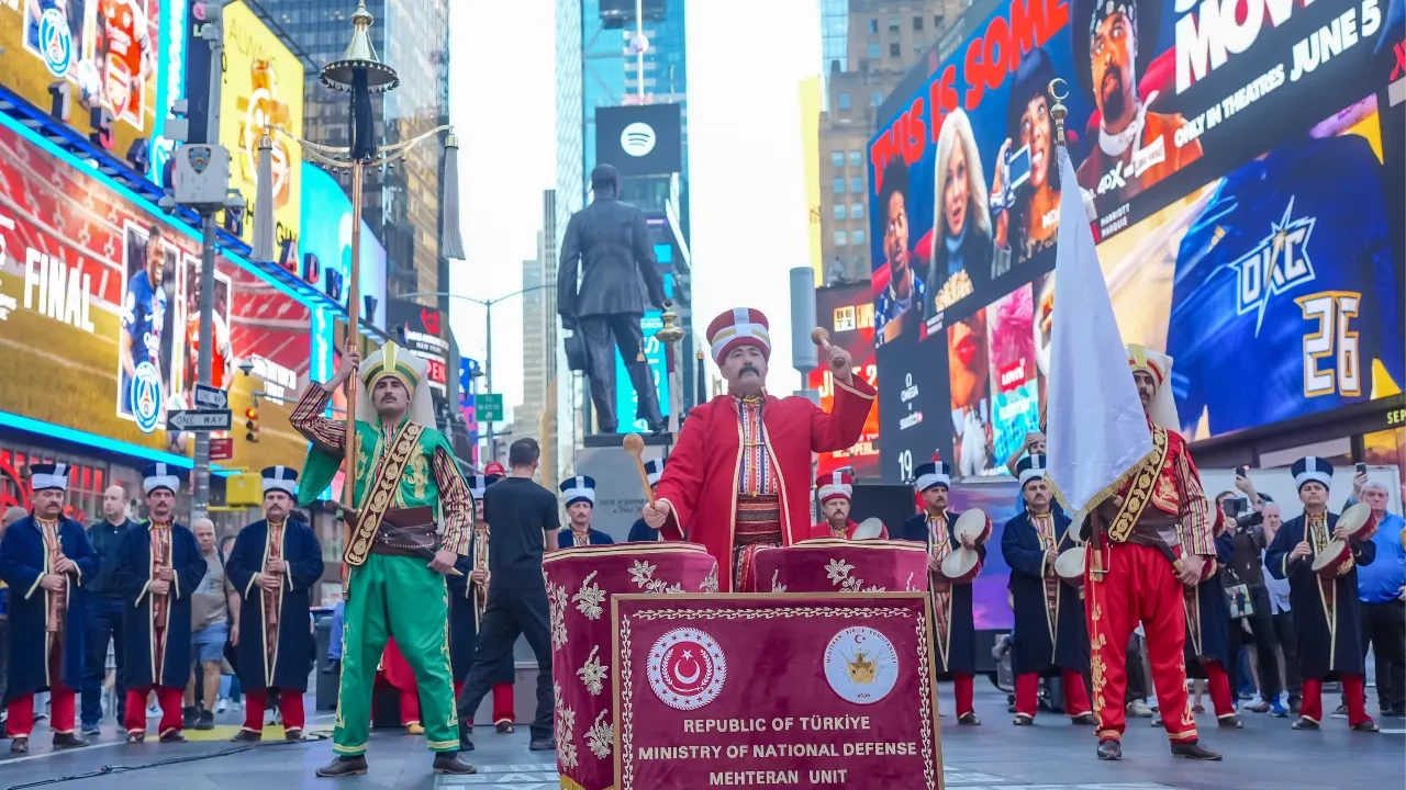New York'ta 'Mehter' rüzgarı: ABD'liler yoğun ilgi gösterdi