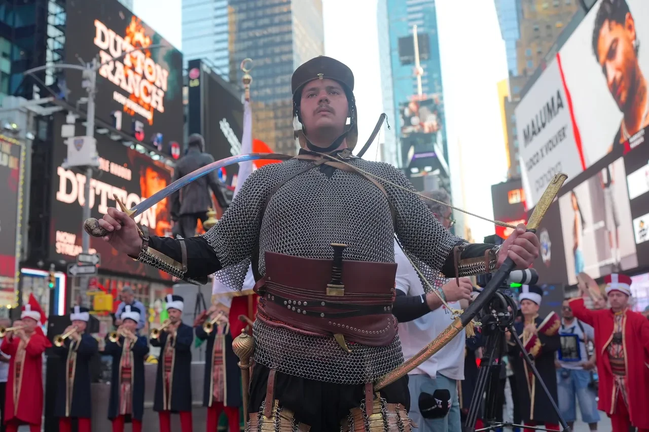 New York'ta 'Mehter' rüzgarı: ABD'liler yoğun ilgi gösterdi