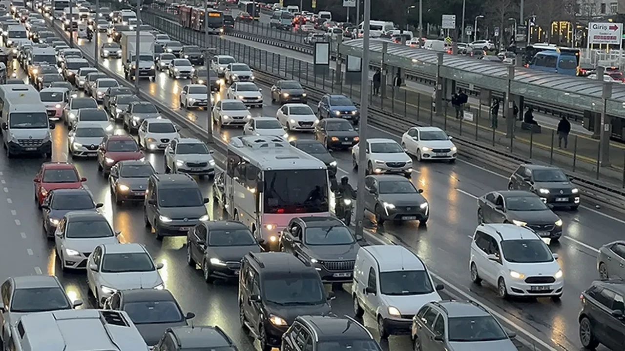 Nüfusa oranla araç sayısı en fazla olan iller belli oldu! Herkes İstanbul sanıyor ama listenin zirvesi çok farklı