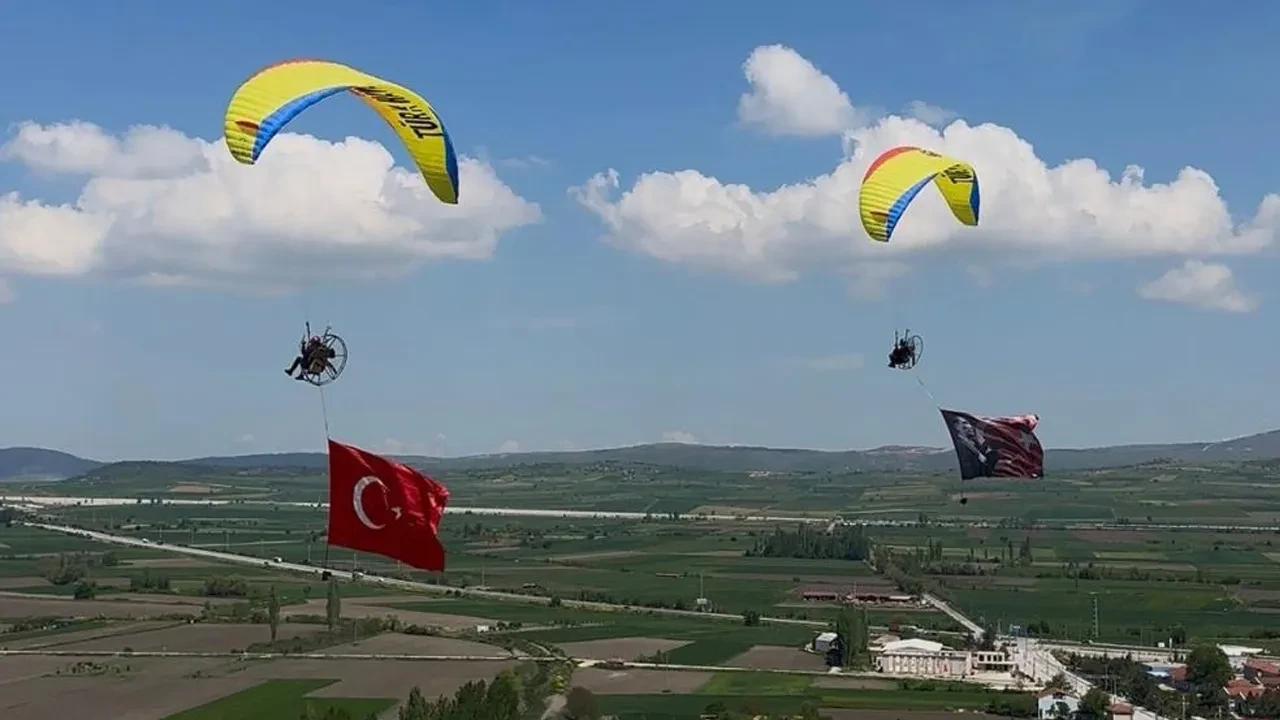 Pilotlardan nefes kesen 19 Mayıs kutlaması