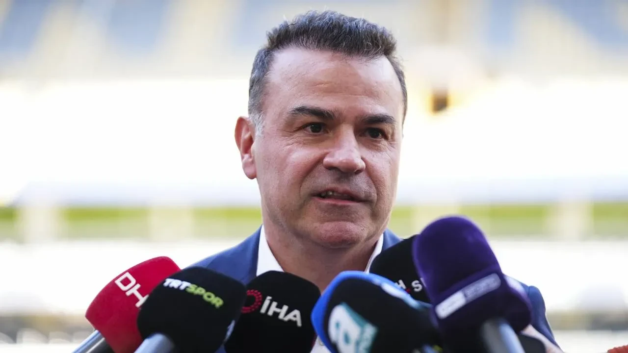 Şampiyon Fenerbahçe kupasına kavuştu! Statta kutlama düzenlendi