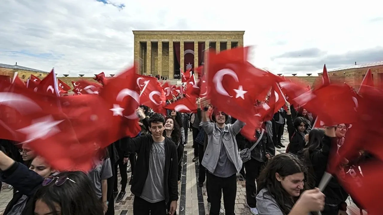 Siyasilerden 19 Mayıs mesajları! '107 yıl önce yakılan ilk kıvılcım'