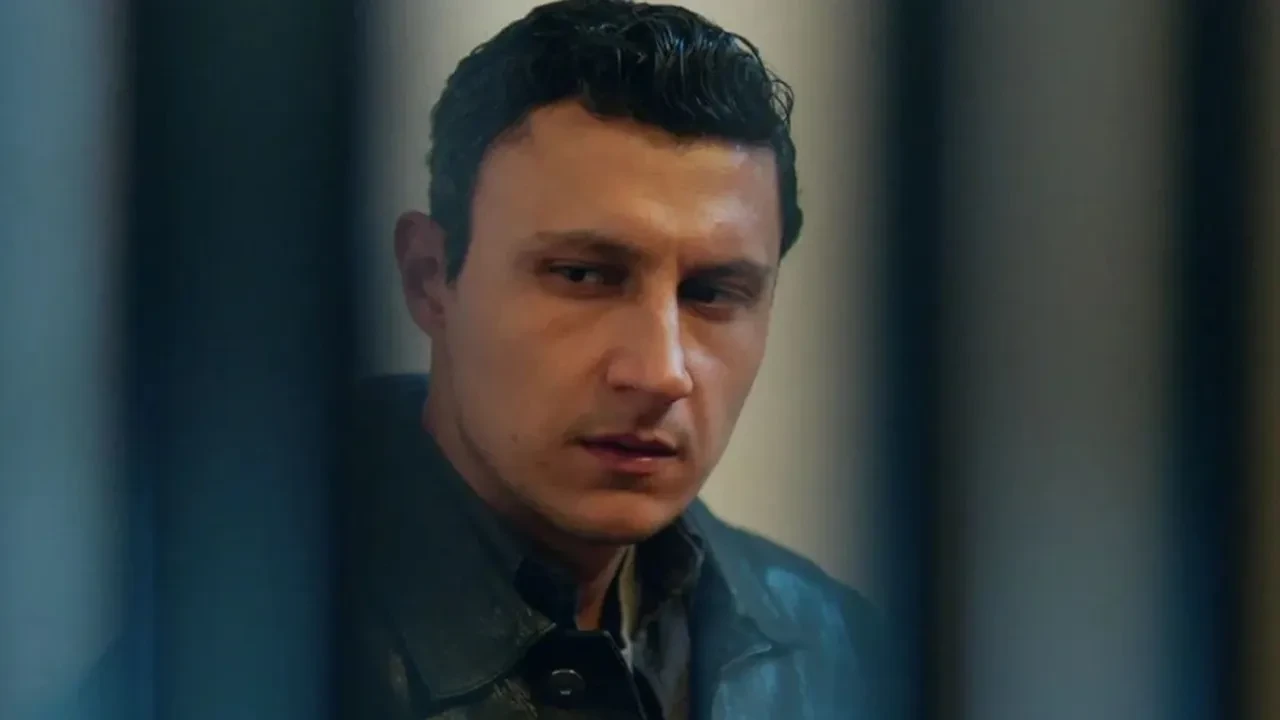 Uzak Şehir dizisini bırakan Alper Çankaya rakip diziye gitti! Uzak Şehir dizisinde reyting kaybı başladı