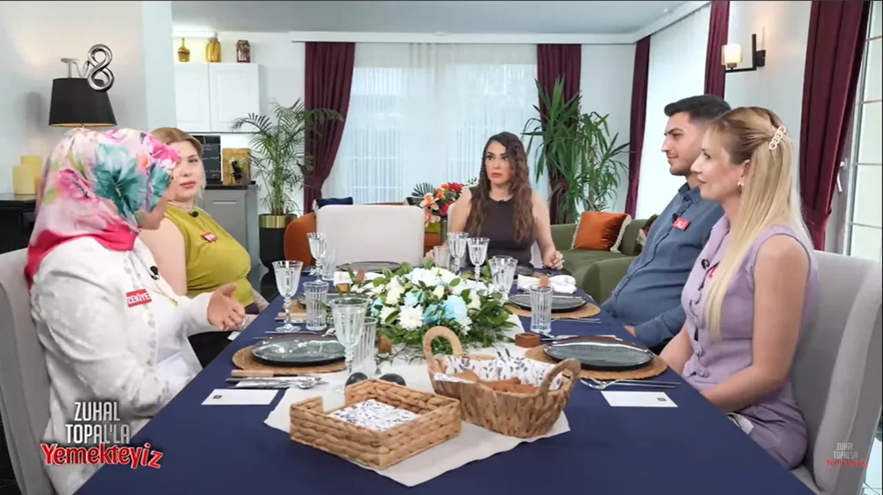 Yemekteyiz Şeyma Çolak kimdir, mesleği nedir? Şeyma Çolak dövmeleriyle sosyal medyada gündem oldu!