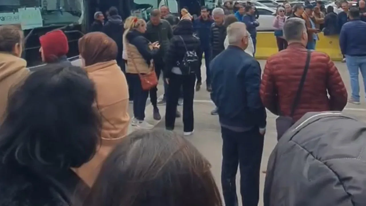 AB/Schengen ülkelerine seyahat eden vatandaşlara uyarı! Bulgaristan sınırında EES kargaşası: 10 saat beklediler