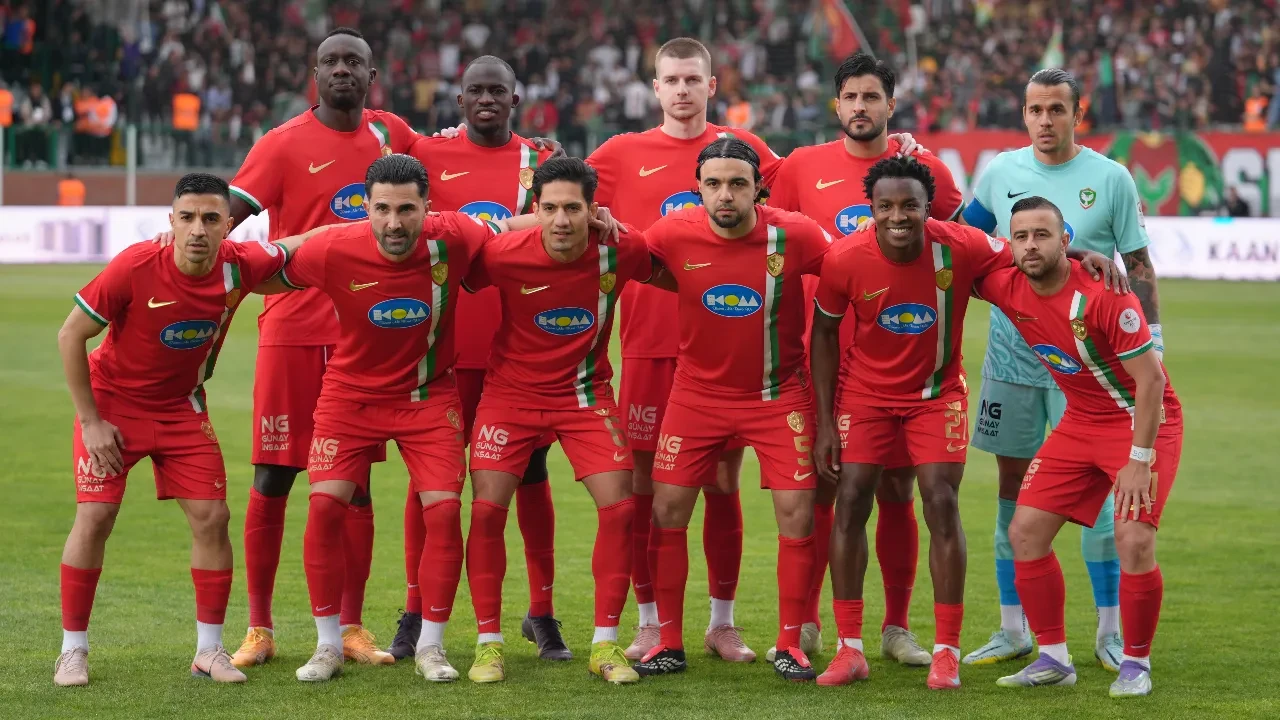 Amedspor Süper Lig'e yükseldi! Diyarbakır temsilcisinde büyük coşku