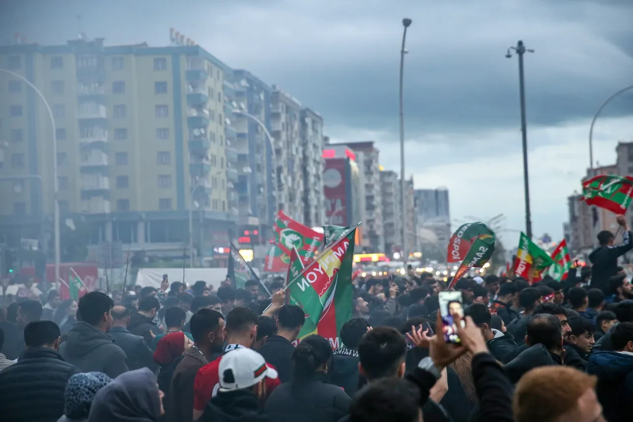 Amedspor'un Süper Lig sevinci kana bulandı: Yaralılar var