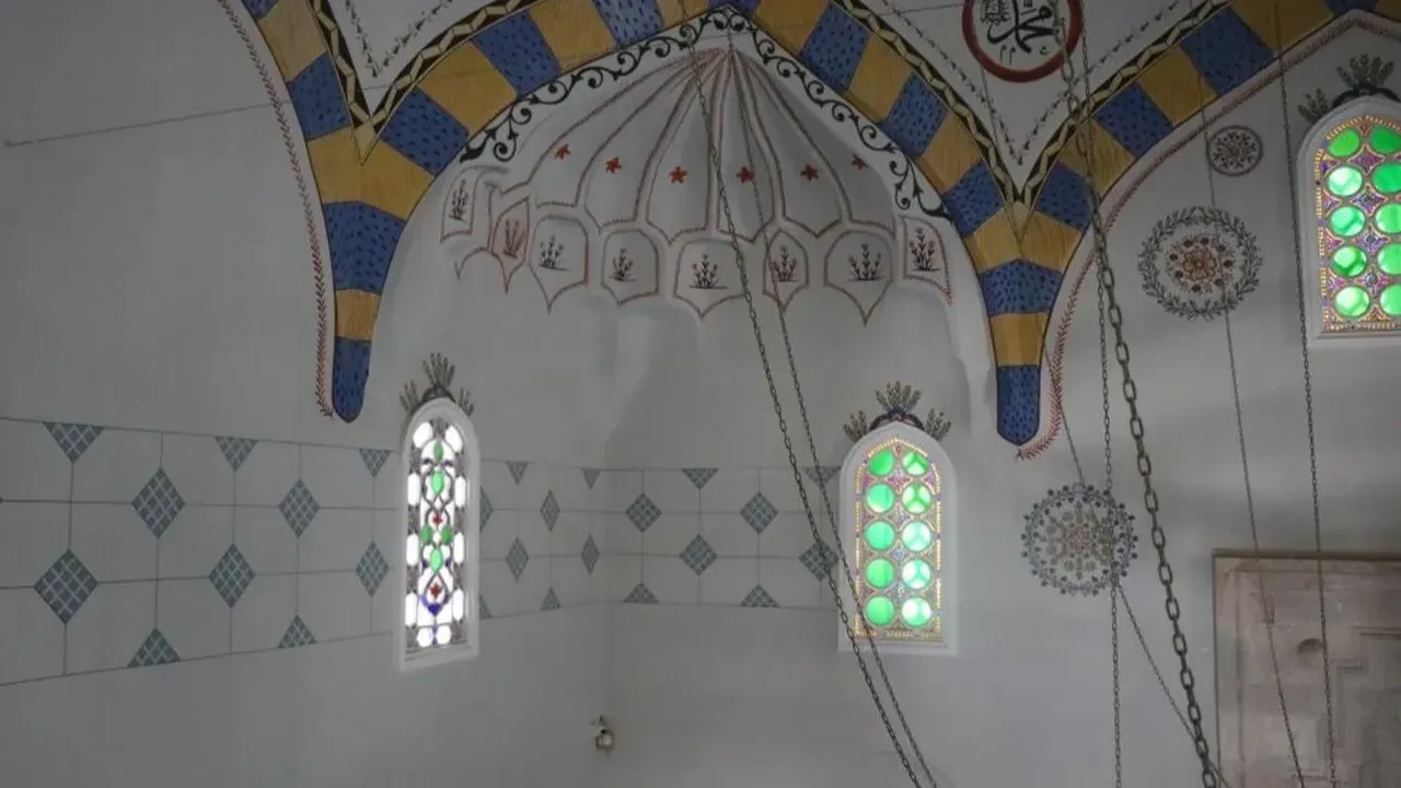 Birçok badire atlatan 508 yıllık cami tarihe tanıklık etmeye devam ediyor