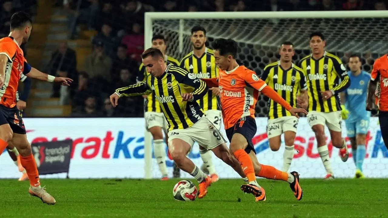 CANLI MAÇ ANLATIMI | Fenerbahçe ile Başakşehir karşı karşıya geliyor