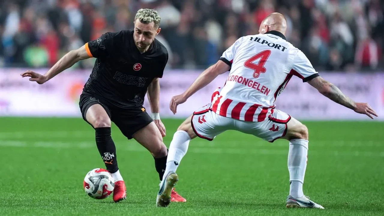Galatasaray, Samsunspor deplasmanında dağıldı! Cimbom 4-1 yenilerek şampiyonluk turunu atamadı