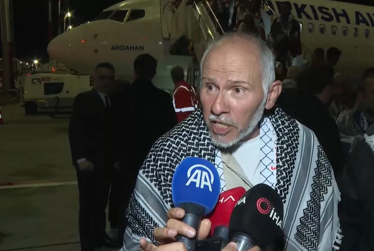 İsrail'in alıkoyduğu 59 Sumud Filosu aktivisti İstanbul'a geldi