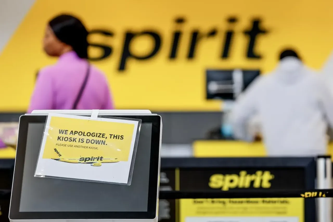 Spirit Airlines, yakıt krizi nedeniyle 34 yılın ardından faaliyetlerini sonlandırma kararı aldı