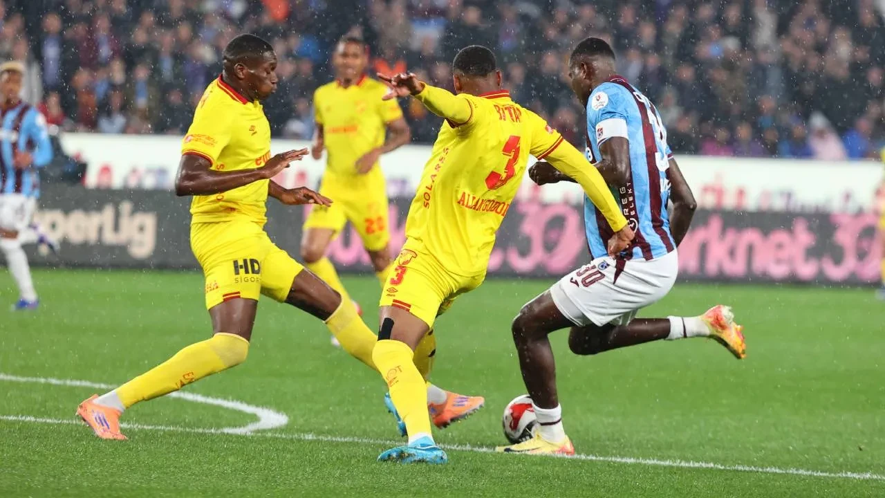 Trabzonspor puanı son dakikalarda kurtardı! Bordo-mavililer Göztepe ile 1-1 berabere kaldı
