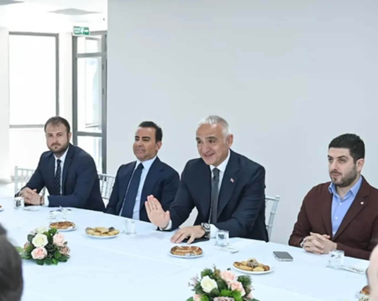 Turizmde "İstikrar Adası" stratejisi: Bakan Ersoy'dan heyecanlandıran açıklama