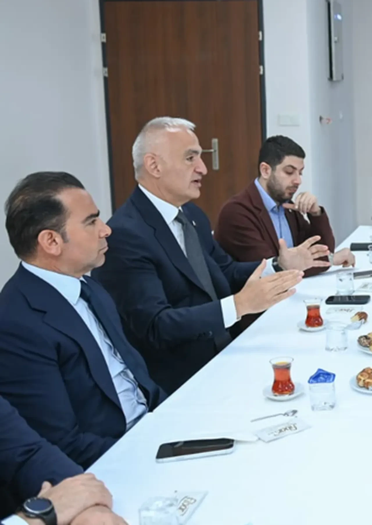 Turizmde "İstikrar Adası" stratejisi: Bakan Ersoy'dan heyecanlandıran açıklama