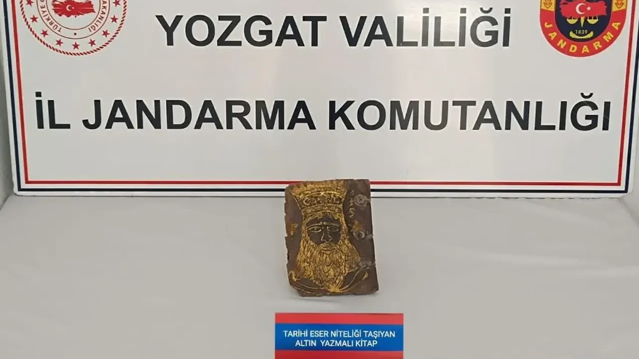 Yozgat’ta paha biçilemeyen altın yazma tarihi kitap ele geçirildi