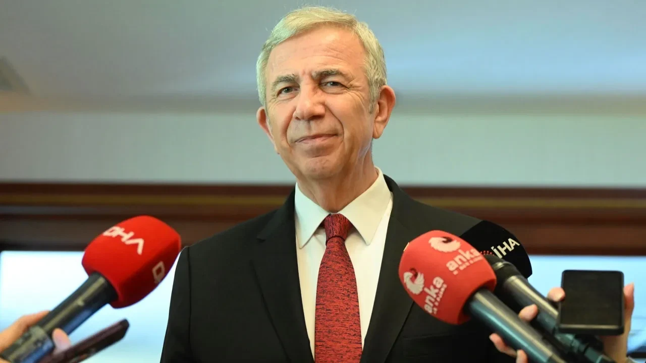 Ekrem İmamoğlu adaylık yarışında devre dışı: CHP'de ibre Mansur Yavaş'a döndü