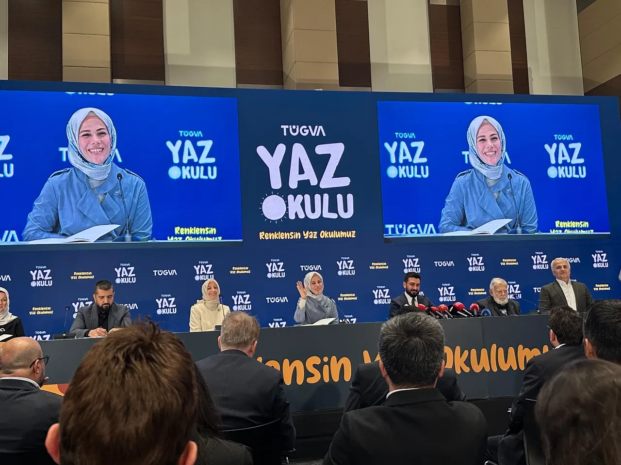 Esra Albayrak'tan dijital bağımlılık uyarısı: Ailelere kritik çağrı!