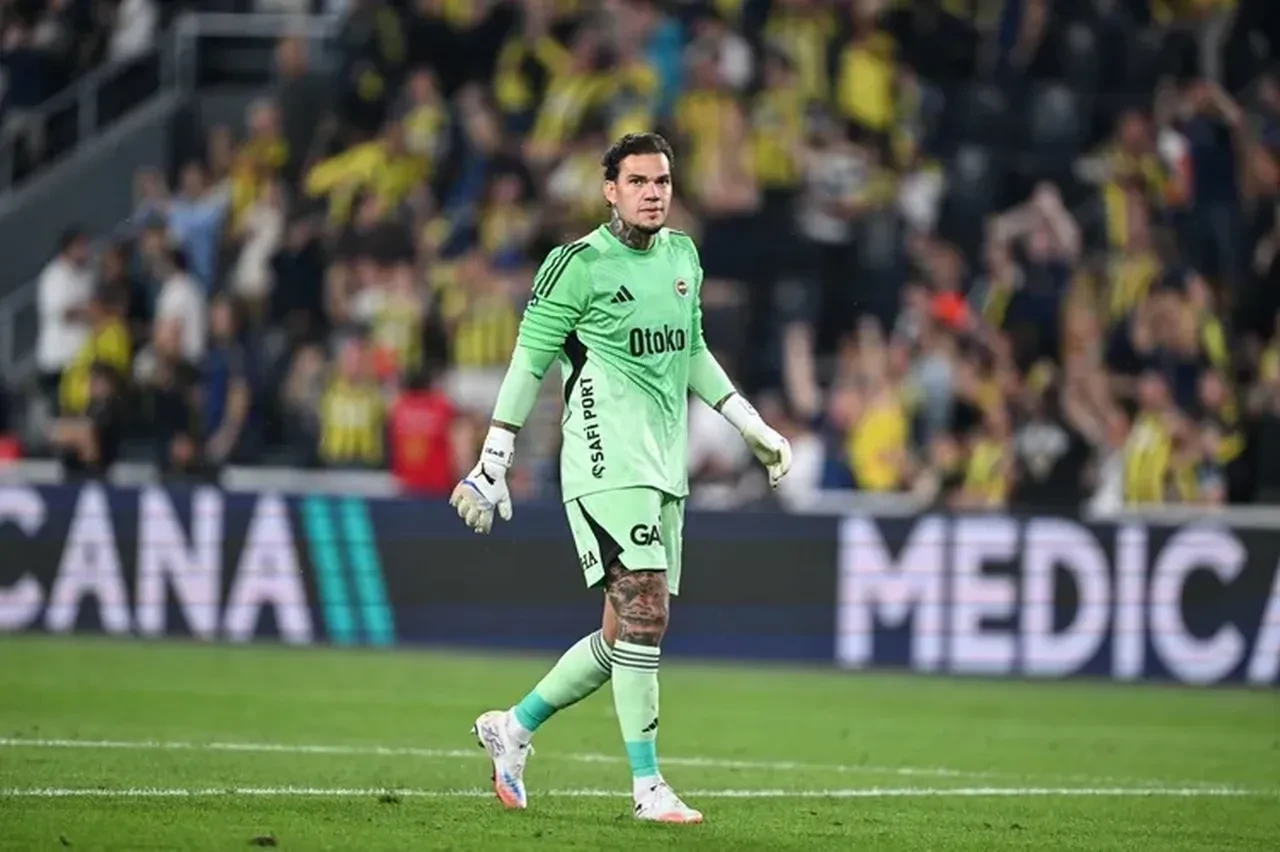 Fenerbahçe'de kaleci operasyonu: Ederson gidiyor, dünya yıldızı geliyor!