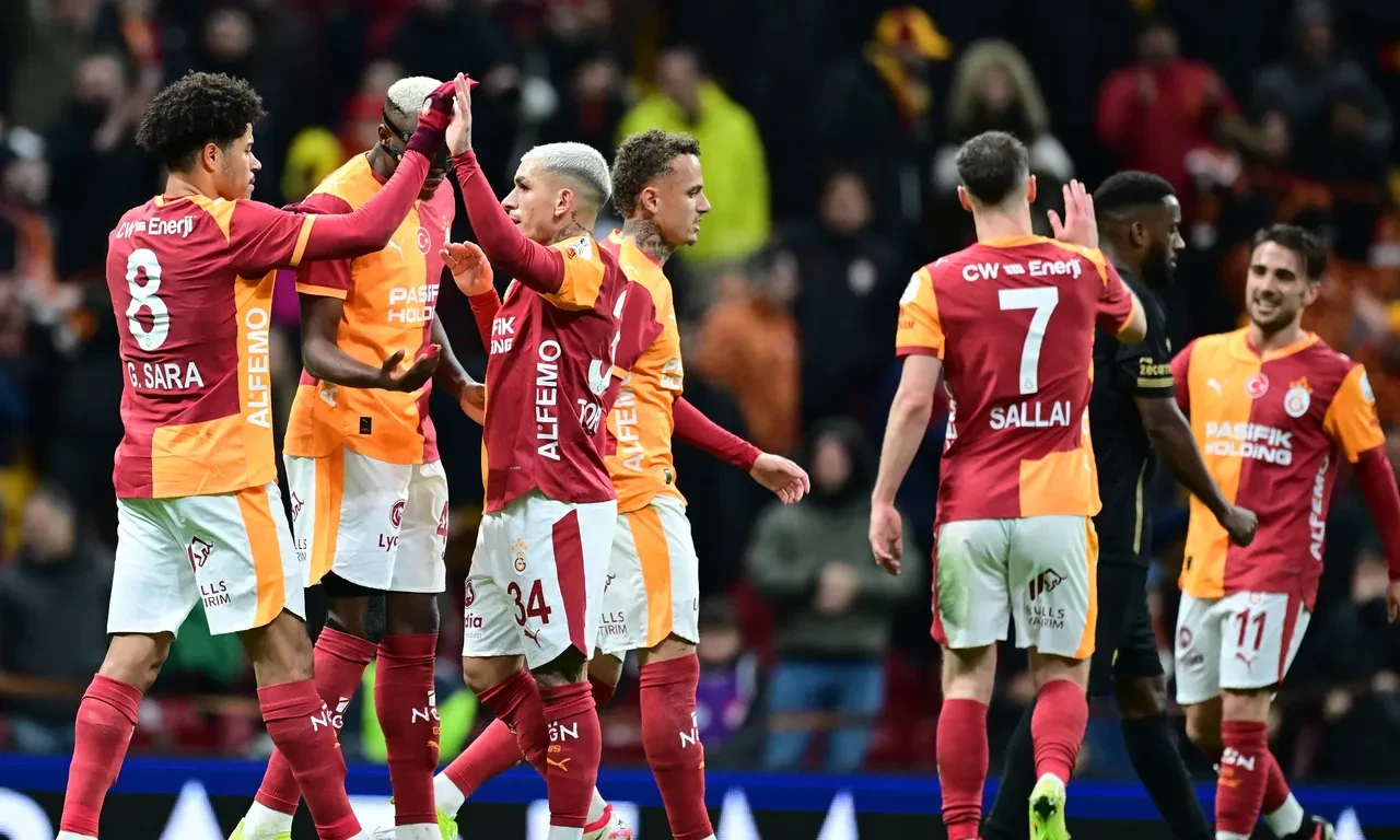 Galatasaray'ın yıldızlarına kanca! İngilizler Gabriel Sara ve Roland Sallai'yi istiyor