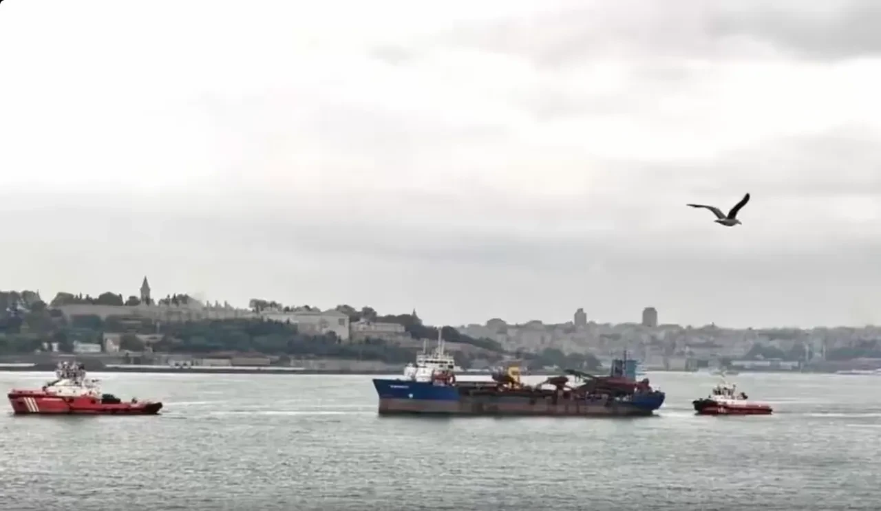 Haydarpaşa önlerinde arızalanan "Albayrak 5" gemisi Ahırkapı'ya demirletildi