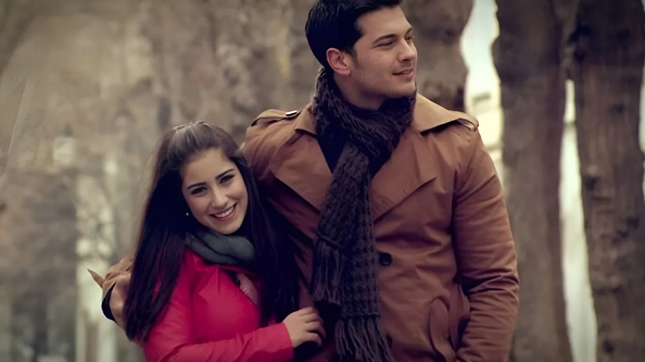 Kadın oyuncular Çağatay Ulusoy’dan uzak duruyor! Hazal Kaya, Serenay Sarıkaya şimdi de Demet Özdemir