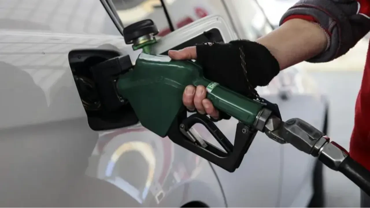 Motorin ve benzine zam var mı ne kadar zam gelecek?