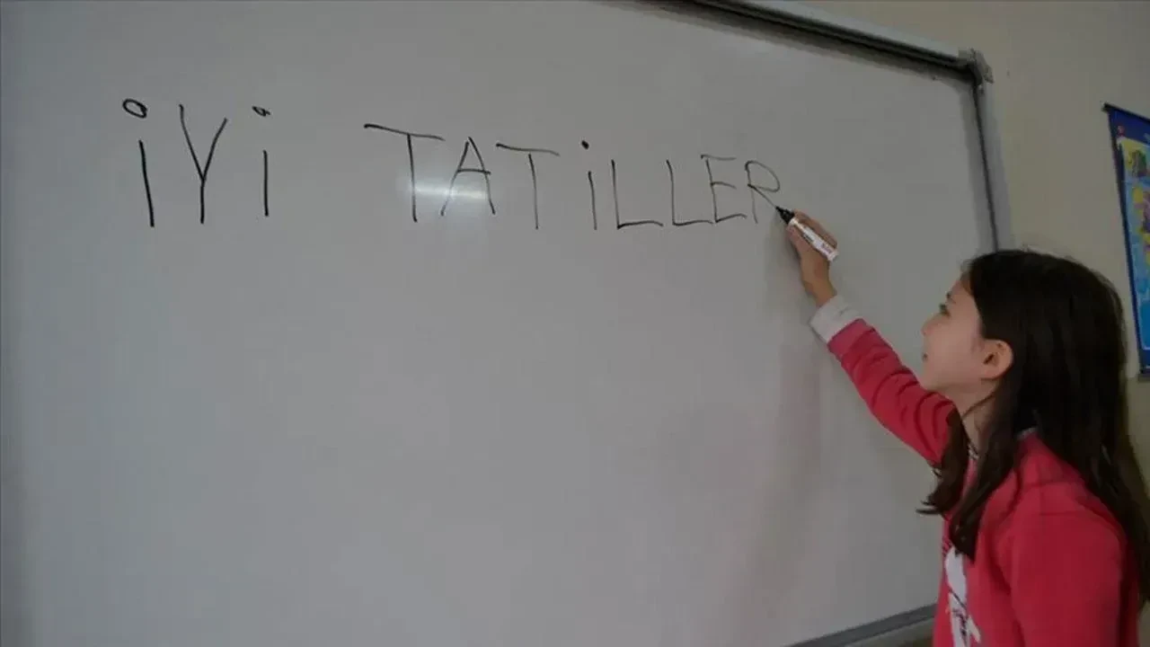 Okullar ne zaman kapanıyor? Okullar ne zaman tatil olacak? Yaz tatili tarihi kesinleşti: 2026 yaz tatili tarihleri