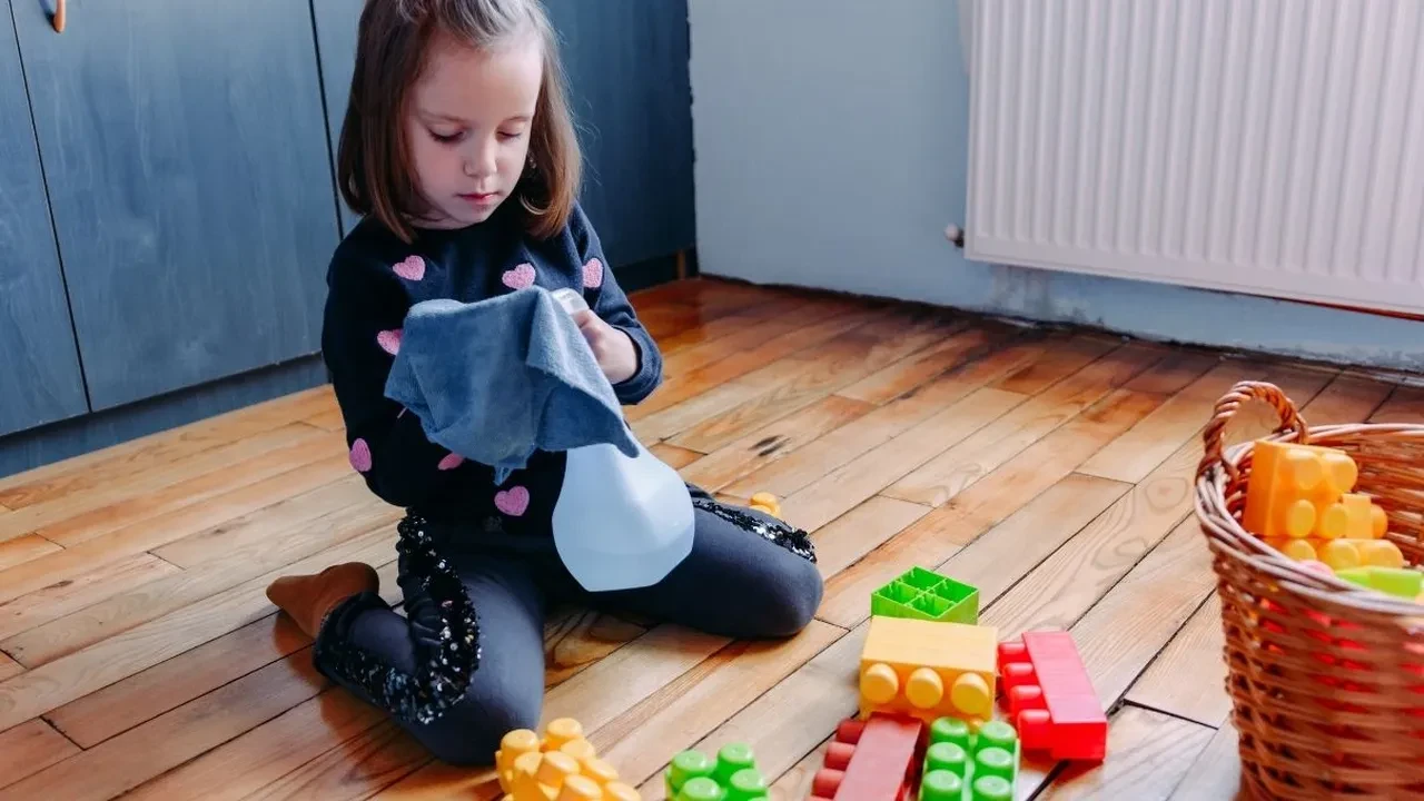 Oyuncaklar en doğru nasıl temizlenir? Çocukların gelişimi için çok önemli