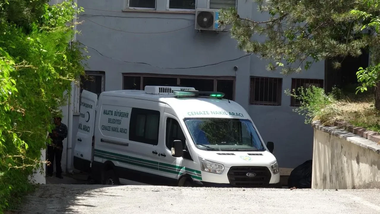 Parkta korkunç olay! 18 yaşındaki genç kız asılı halde bulundu