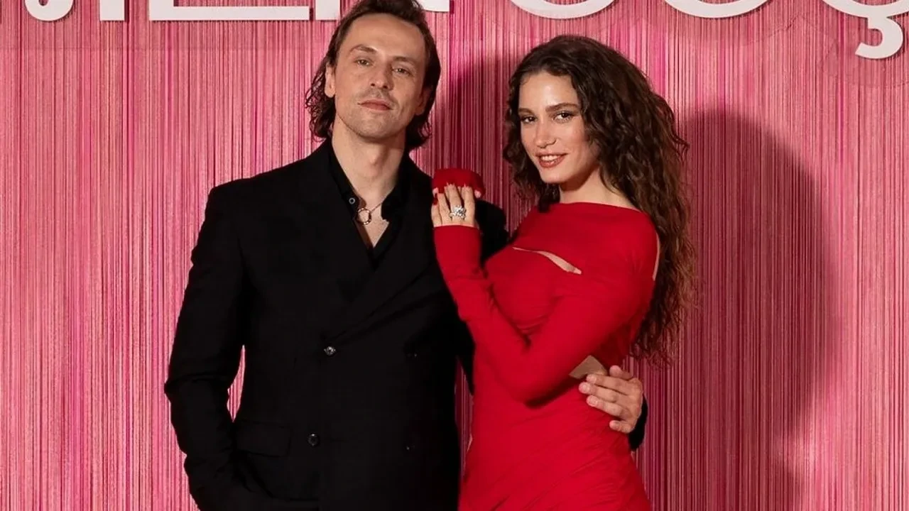 Serenay Sarıkaya’dan yıllar sonra gelen Medcezir itirafı! Hazar Ergüçlü ve Taner Ölmez hakkında olay açıklama