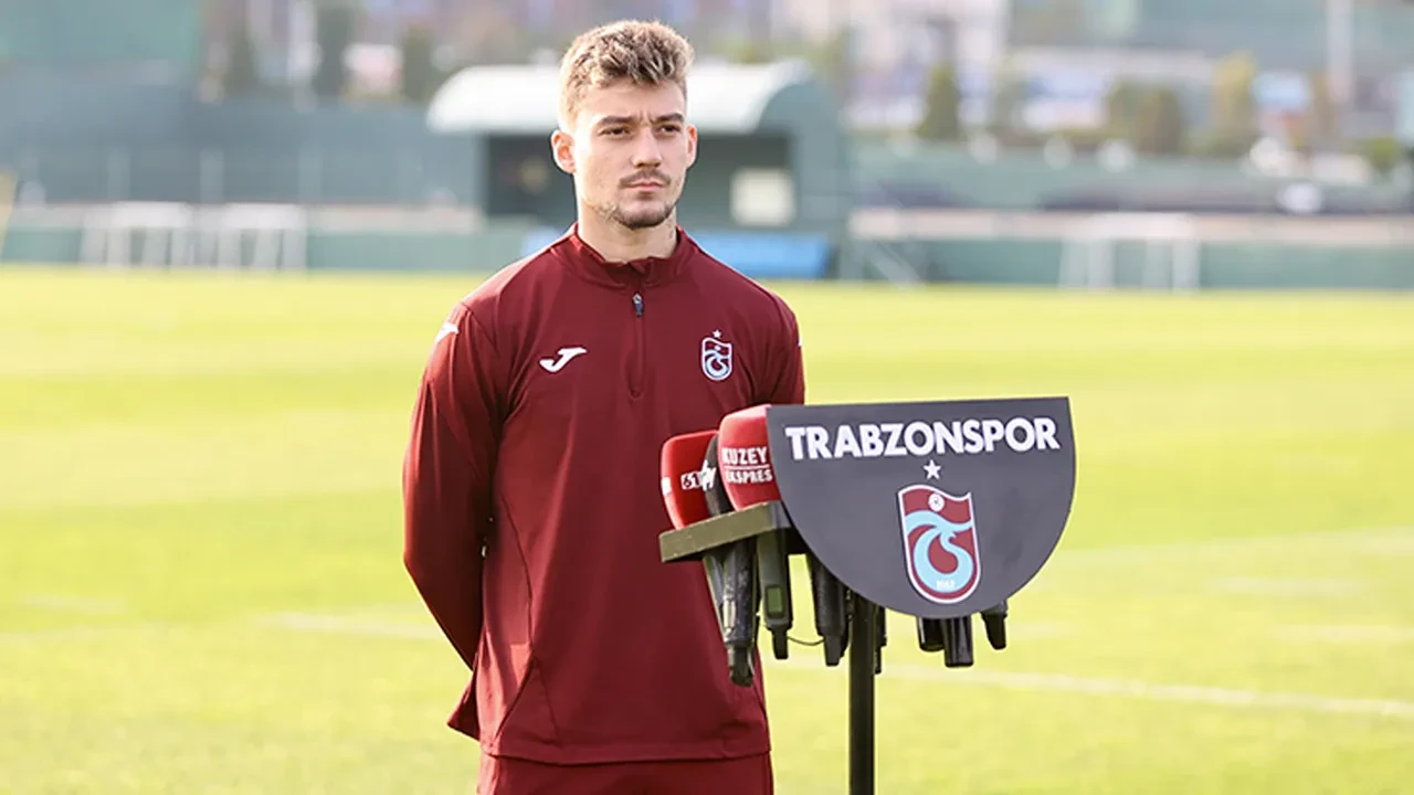 Süper Lig'de yeni sezonun ilk transferi! Ernest Muçi Trabzonspor'da