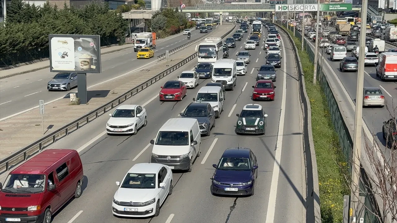 Türkiye'de hız kurallarına uymayan gurbetçi 227 bin lirayı ödemeyince Kapıkule'den çıkamadı
