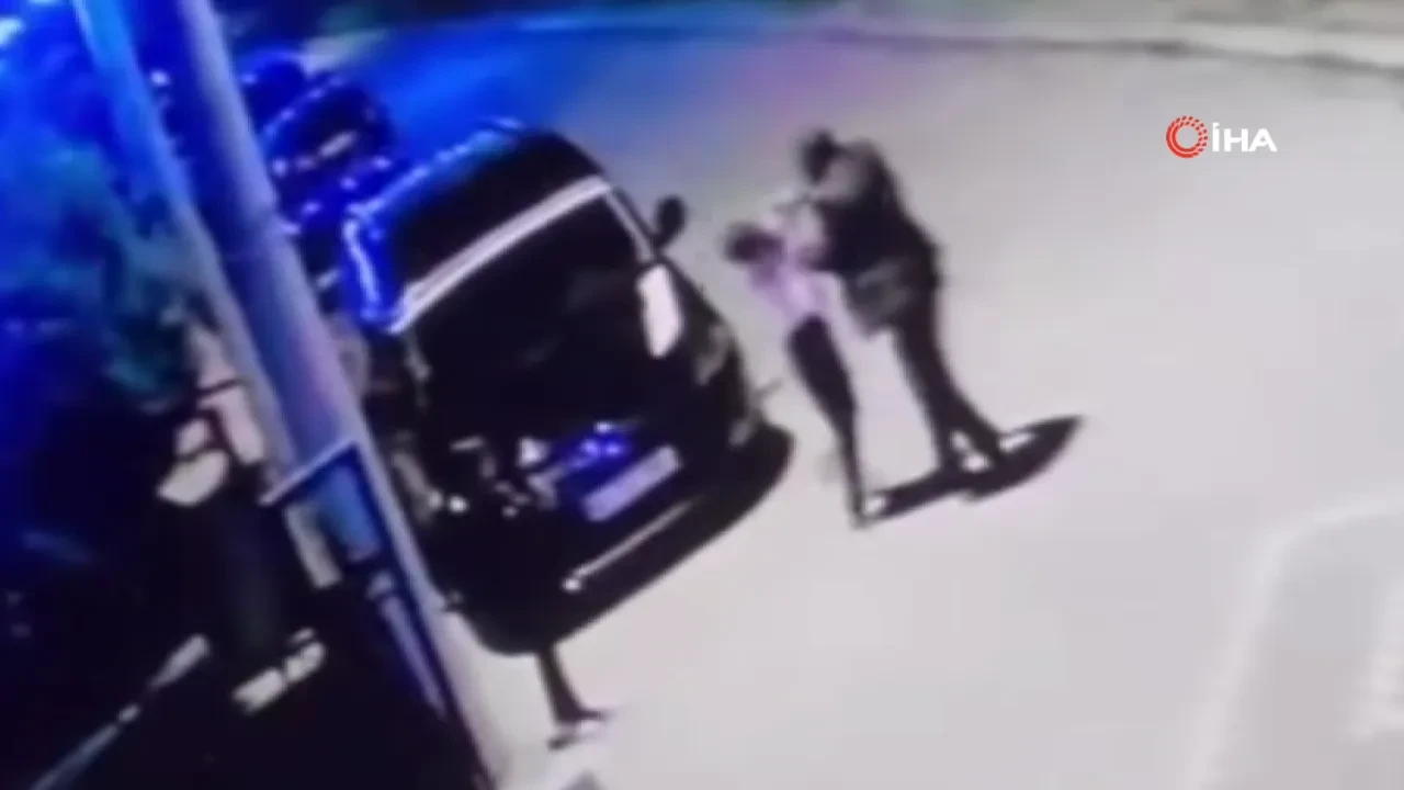 Yumruklar yetmedi, kaldırıp yere vurdu! 11 yaşındaki çocuğu öldüresiye dövdü