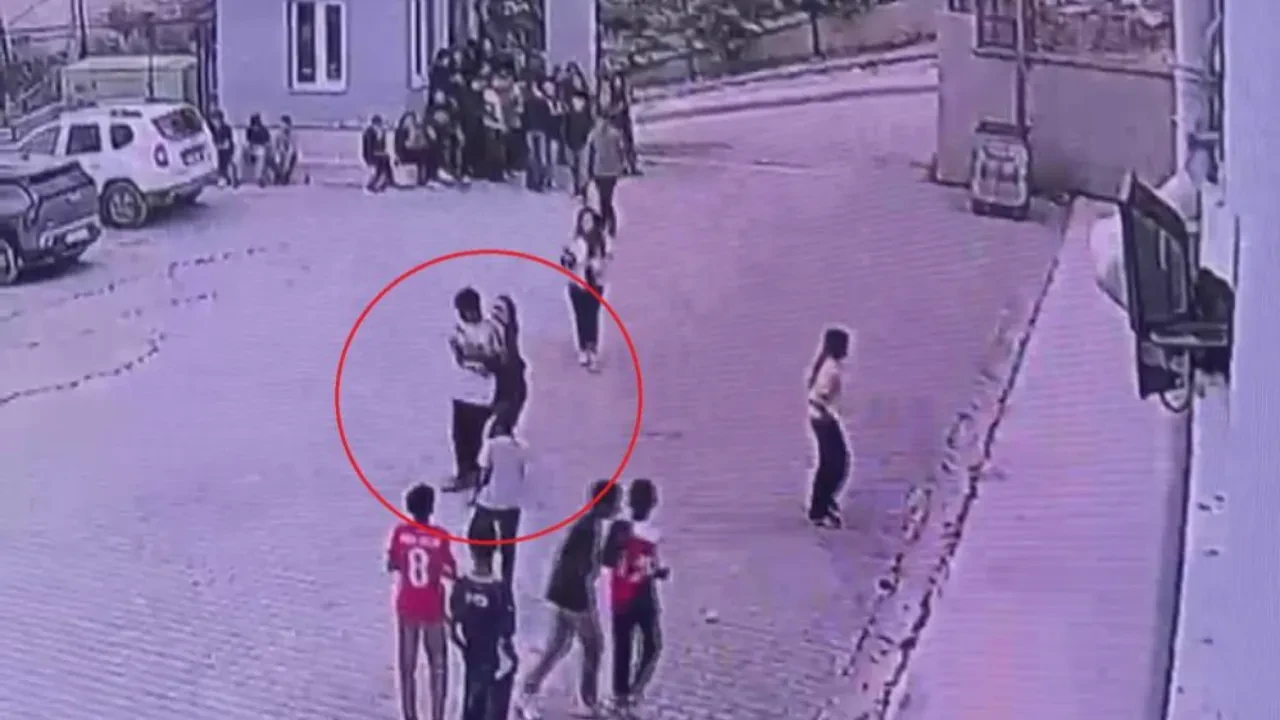 Boğazına poğaça kaçan öğrenciyi, öğretmeni heimlich manevrasıyla kurtardı