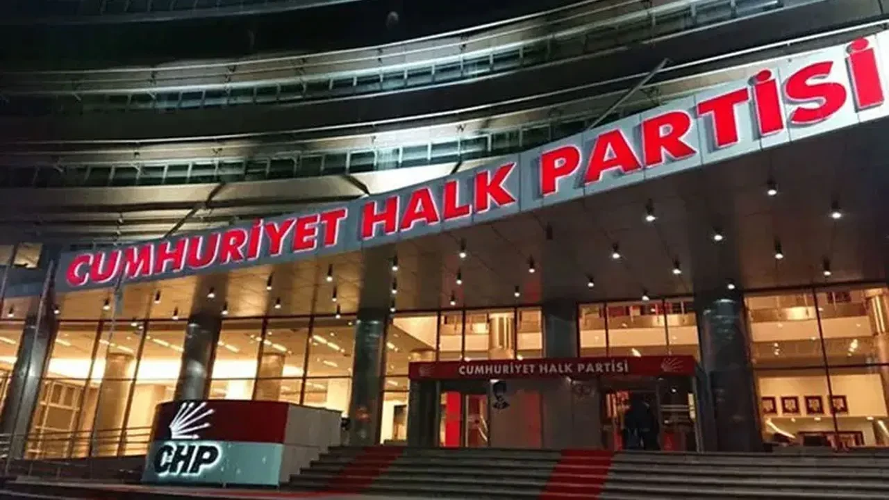 CHP'de mutlak butlan kararı sonrası 81 il başkanından Özgür Özel'e destek bildirisi