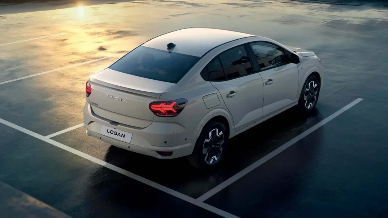 Dacia Logan, 13 yıl sonra Türkiye'ye geliyor: İşte özellikleri ve fiyatı