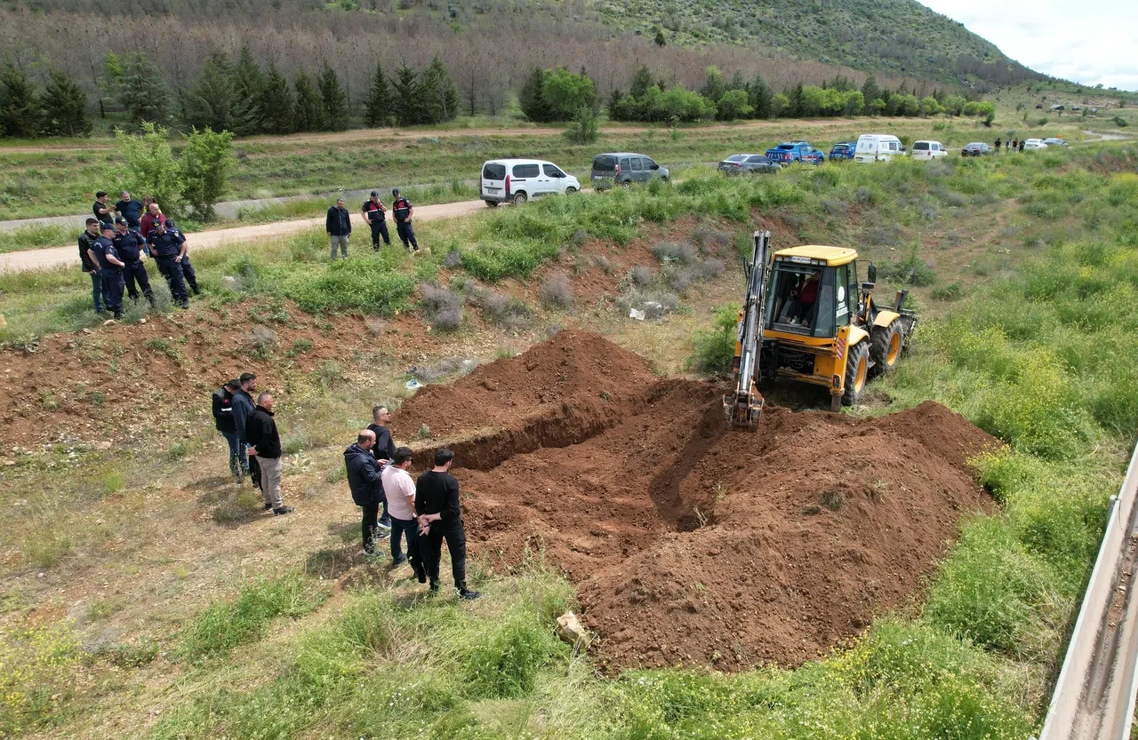 Denizli’de öldürülerek gömüldüğü ortaya çıkan kadının acılı annesi konuştu: Barışmak için götürdü
