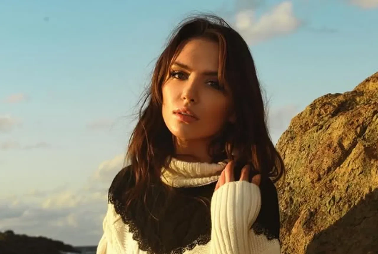 Felicia Sağnak ve Sarp Levendoğlu aşk iddiasıyla gündemde! Arka Sokaklar seti karıştı