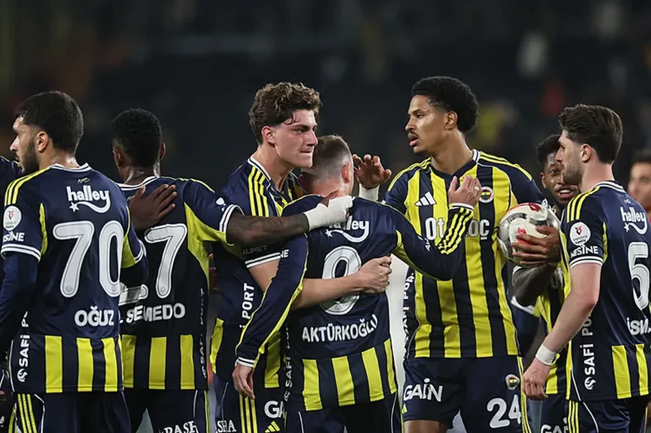 Fenerbahçe'de ilk ayrılık duyuruldu! Yıldız oyuncu bavullarını topladı, kalacağı evi bile yaptırdı