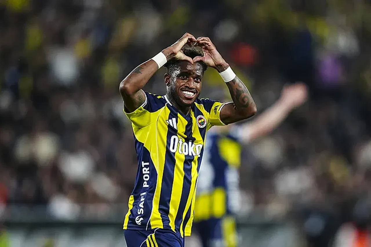 Fenerbahçe'de ilk ayrılık duyuruldu! Yıldız oyuncu bavullarını topladı, kalacağı evi bile yaptırdı
