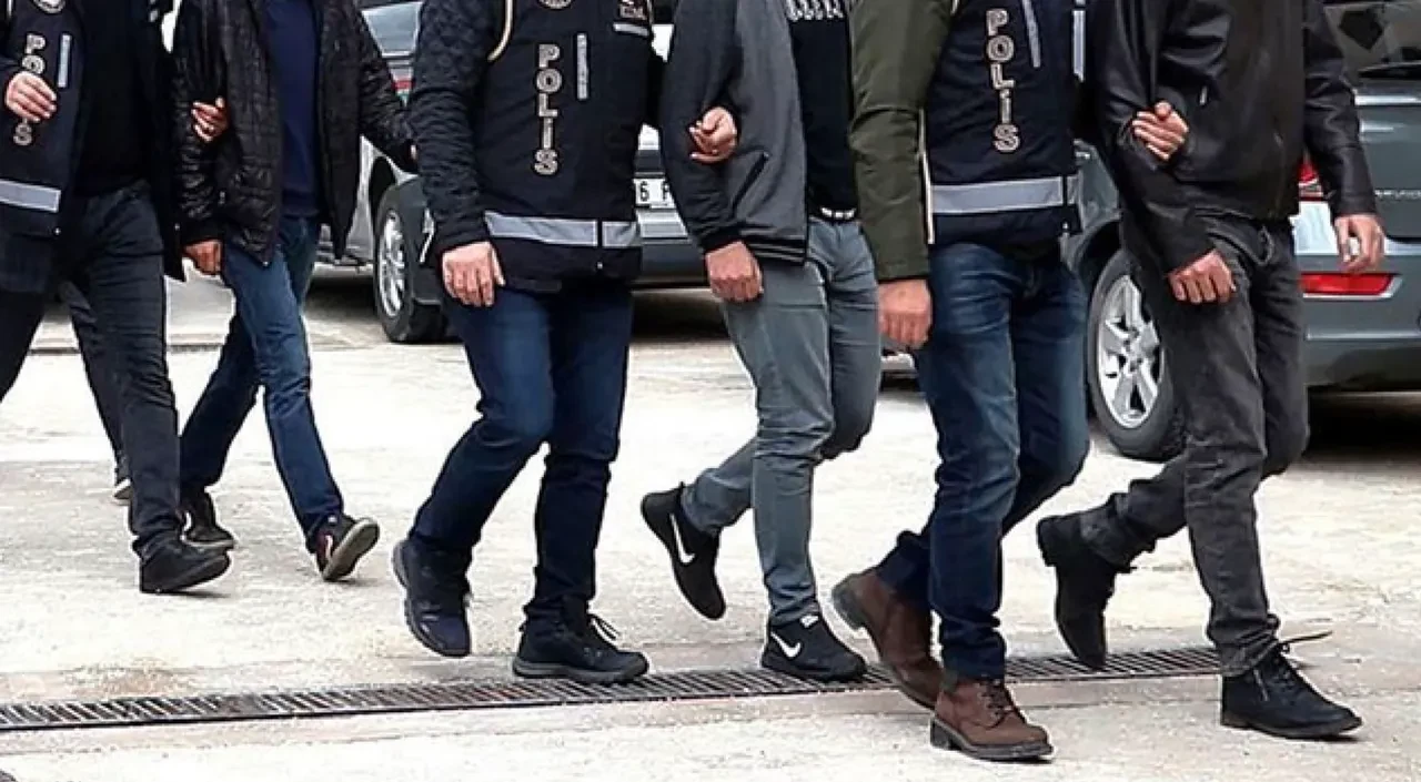 Gözaltı kararı sonrası Blok3'ten ilk açıklama geldi: Kamuoyuna duyurulur, ben burdayım!