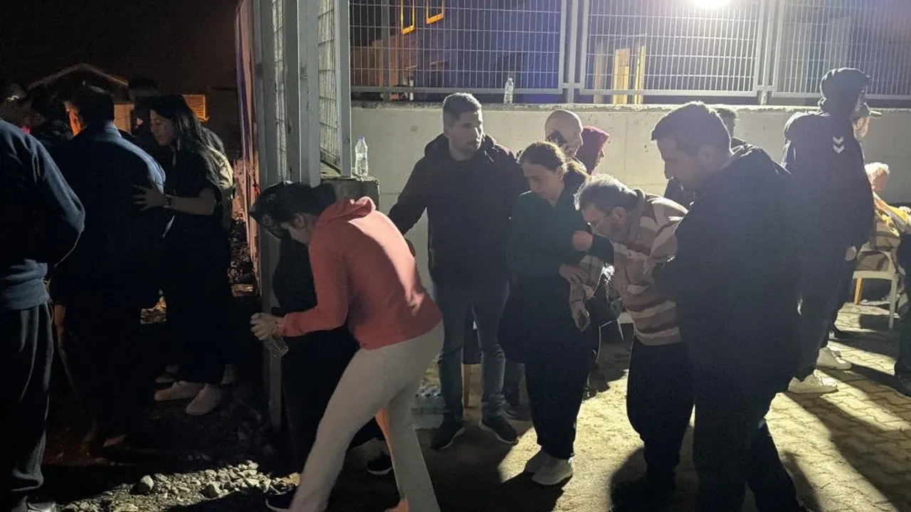 Huzurevinde korkutan yangın: 54 kişi tahliye edildi