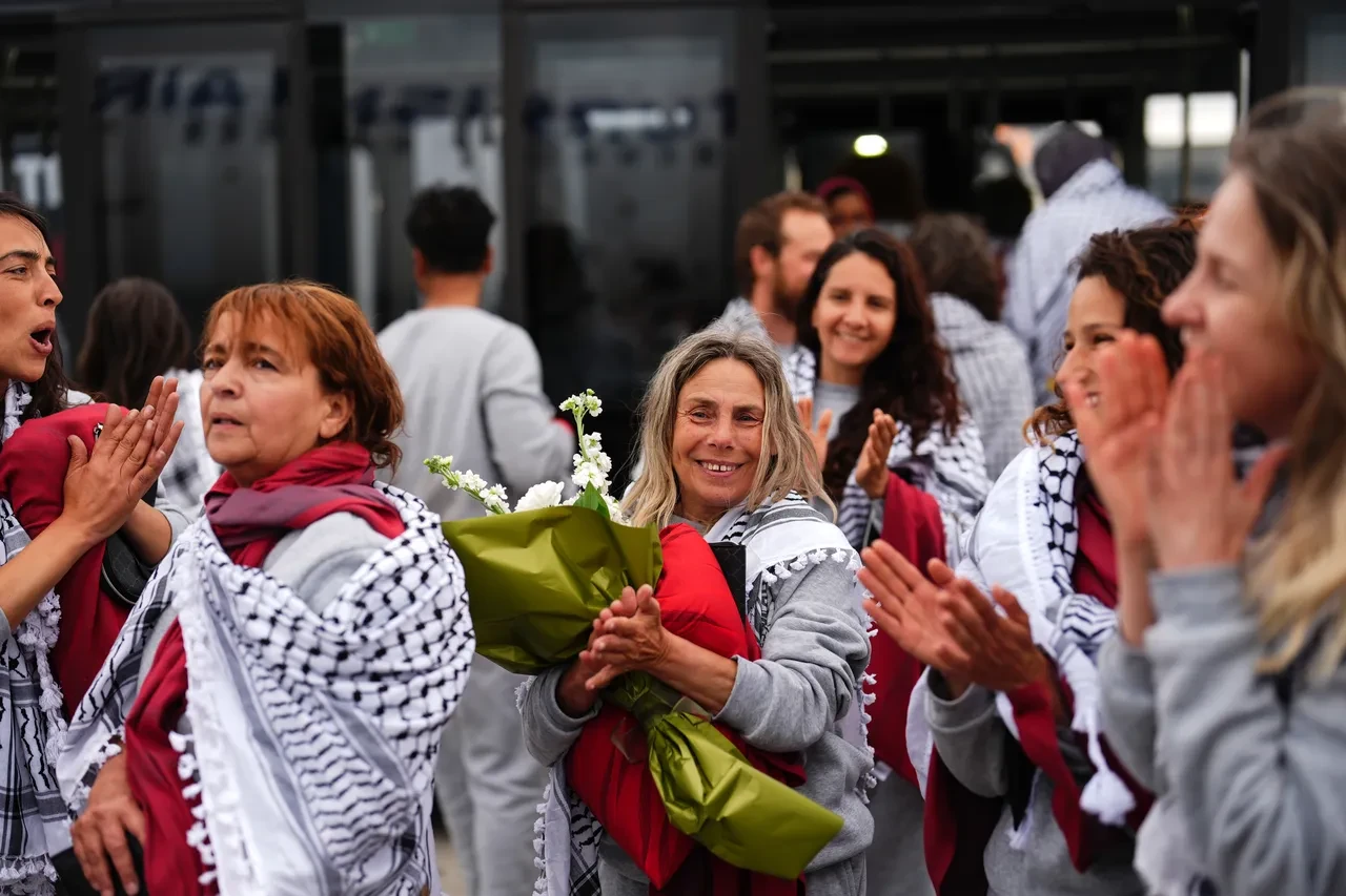 İsrail'in alıkoyduğu Sumud Filosu aktivistleri Türkiye'ye getirildi