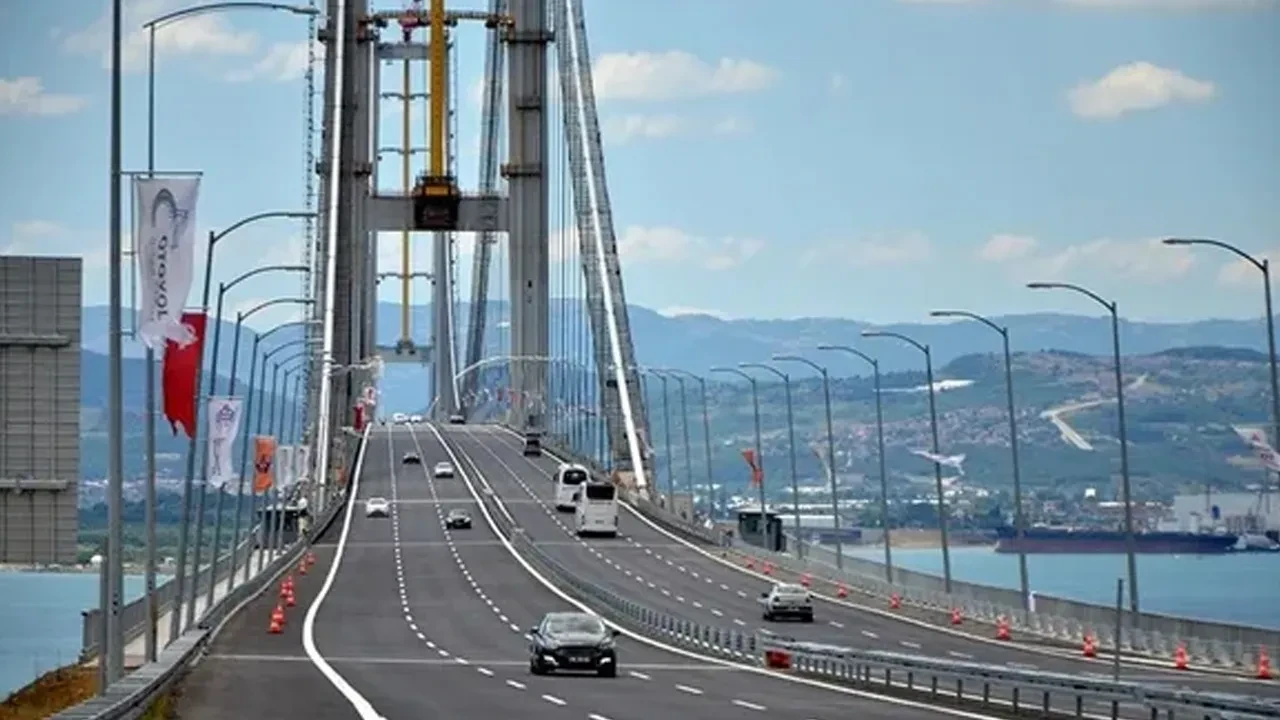 Bayramda hangi köprü, otoyol ve toplu taşıma araçları ücretsiz olacak? Karar Resmi Gazete'de yayımlandı: İşte tam liste 