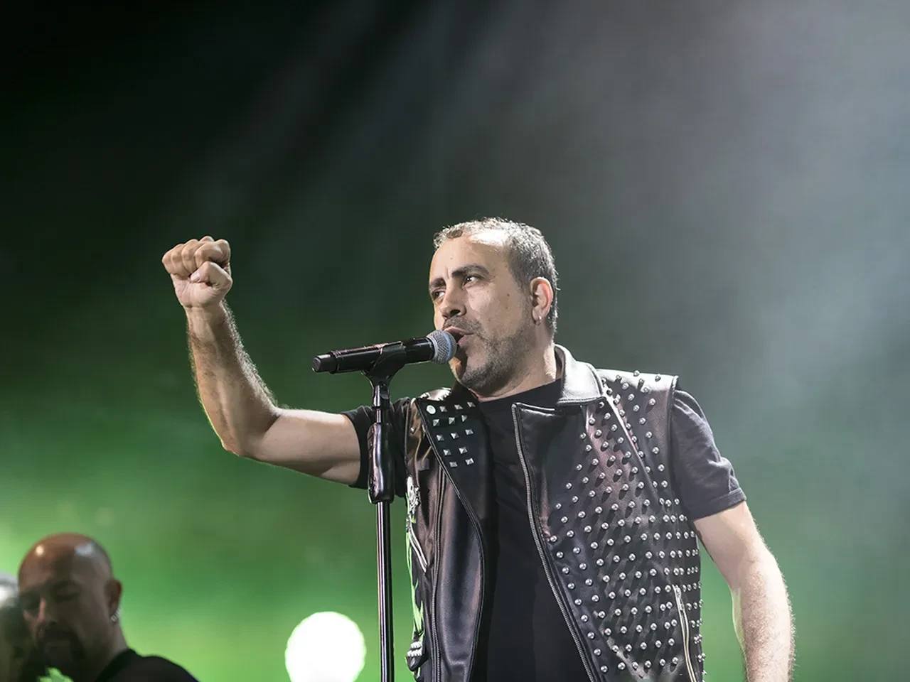 Mide kanamasıyla yoğun bakıma alınan Haluk Levent'ten haber var! Yürekleri ağza getirmişti