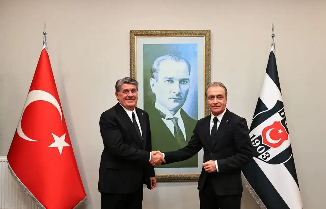 Önder Özen ayağının tozuyla neşteri vurdu! 16 futbolcuyu tek kalemle sildi: İşte o isimler