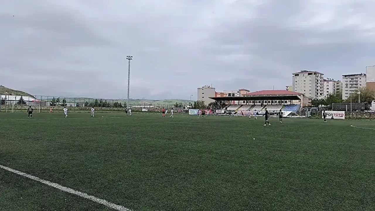 TFF kararını verdi! 2 kulüp küme düşürüldü