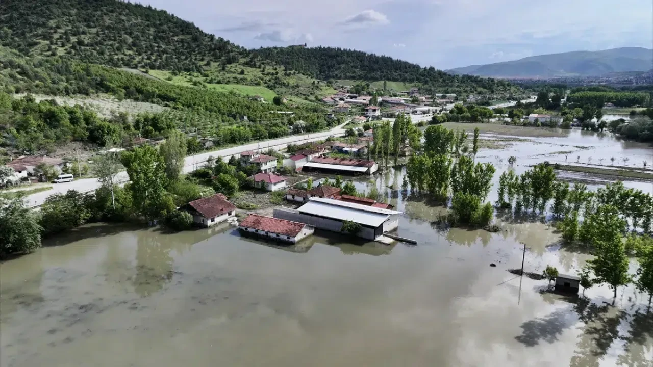 Tokat diken üstünde! Taşkın riskine karşı büyük tahliye: Yüzlerce ev ve ahır boşaltıldı