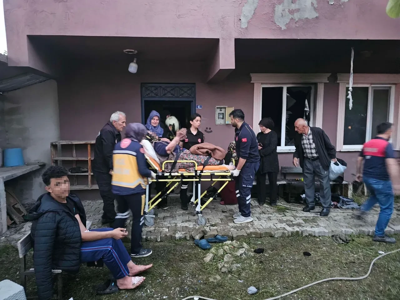  Benzinle soba yakmak isterken ölümden döndüler! Yaralılar var